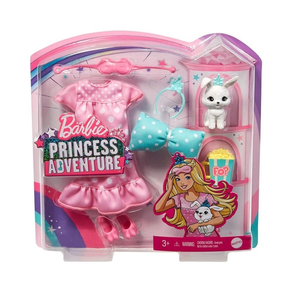 Barbie Princess Adventure divatcsomag kiskedvenccel - pöttyös hálóing, papucs